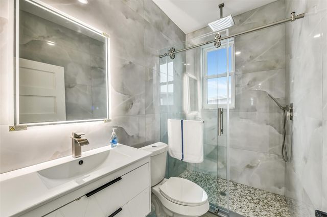 9208 W Bay Road, Galveston, TX 77554