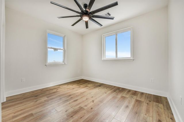9208 W Bay Road, Galveston, TX 77554