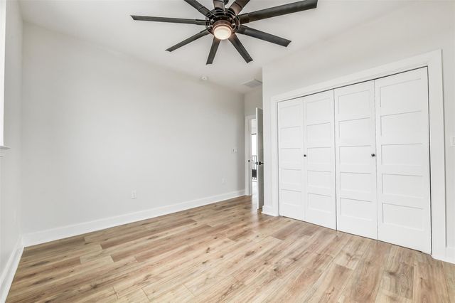 9208 W Bay Road, Galveston, TX 77554