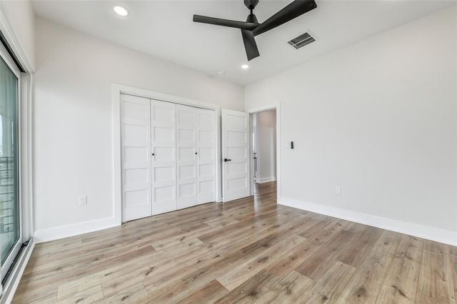 9208 W Bay Road, Galveston, TX 77554