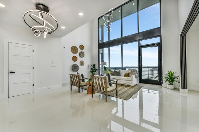9208 W Bay Road, Galveston, TX 77554