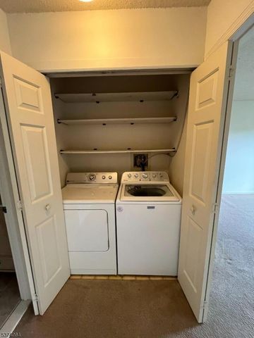 13 Jennifer Ct, Lebanon Boro, NJ 08833