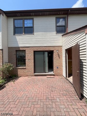 13 Jennifer Ct, Lebanon Boro, NJ 08833