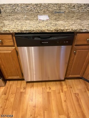 13 Jennifer Ct, Lebanon Boro, NJ 08833