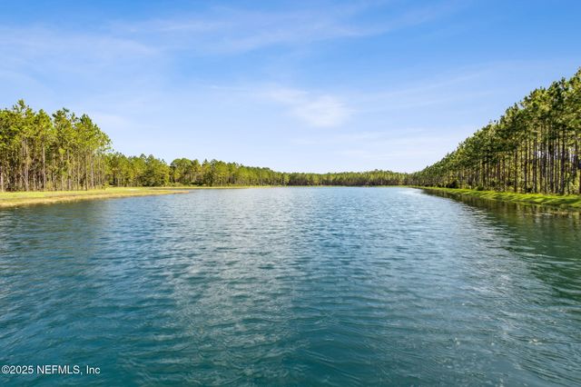 245 MORNING RAY Way, Yulee, FL 32097