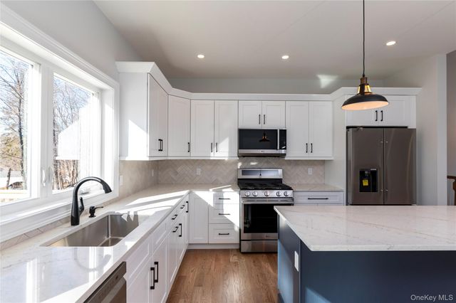 748 9W Route, Valley Cottage, NY 10989