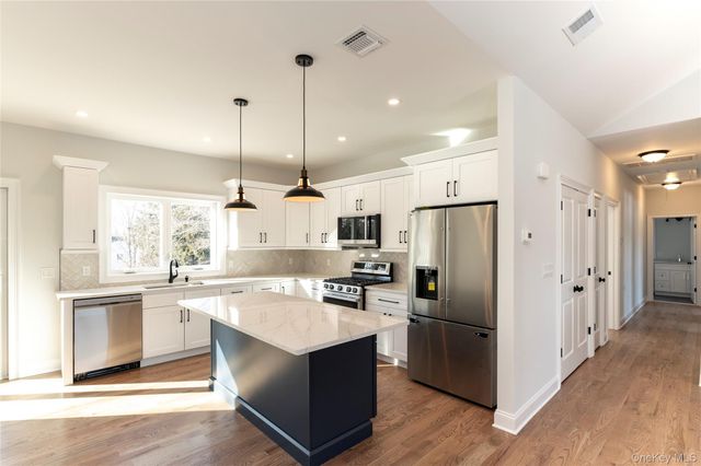 748 9W Route, Valley Cottage, NY 10989