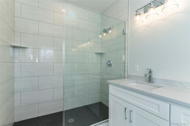 748 9W Route, Valley Cottage, NY 10989