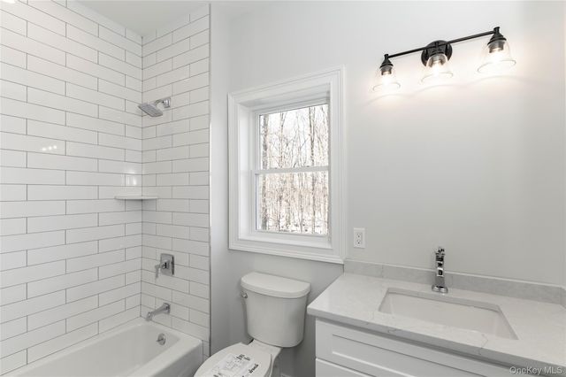 748 9W Route, Valley Cottage, NY 10989