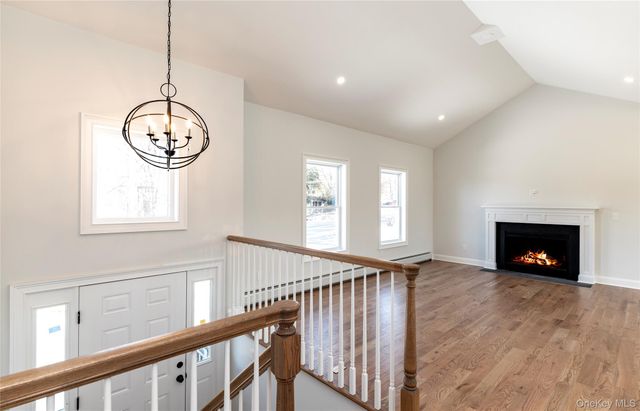 748 9W Route, Valley Cottage, NY 10989