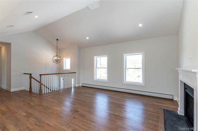 748 9W Route, Valley Cottage, NY 10989