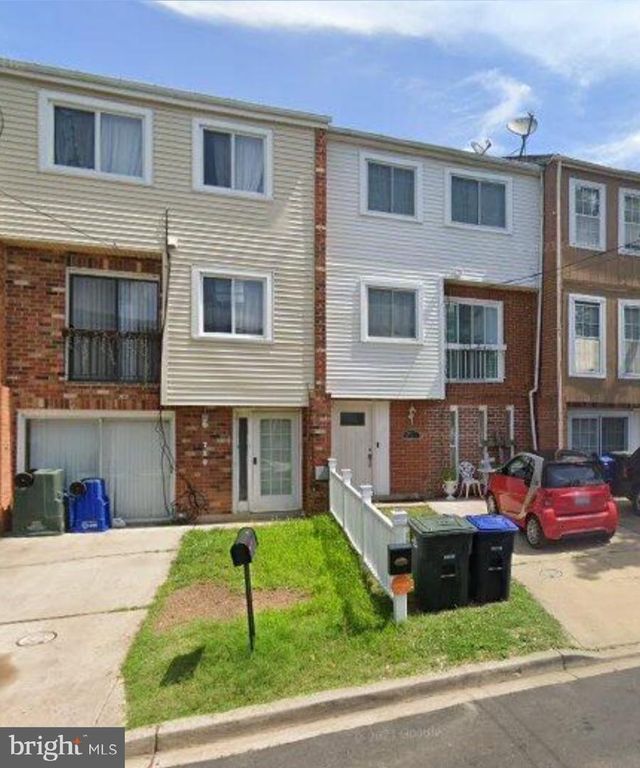 722 BONINI RD SE, Washington, DC 20032