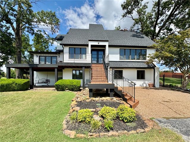 624 Horsebarn Road, Rogers, AR 72758