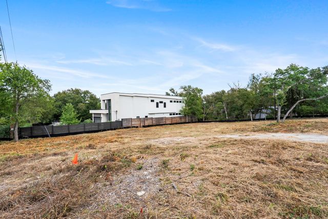 6300 Forest Hills DR, Austin, TX 78746