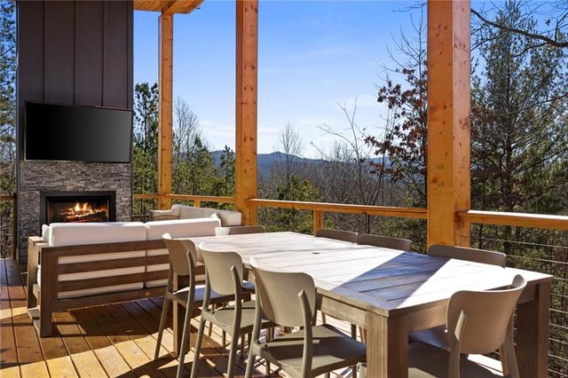 572 Left Turn, Blue Ridge, GA 30513