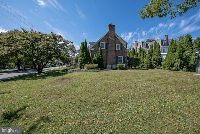 141 W WAYNE AVE, Wayne, PA 19087