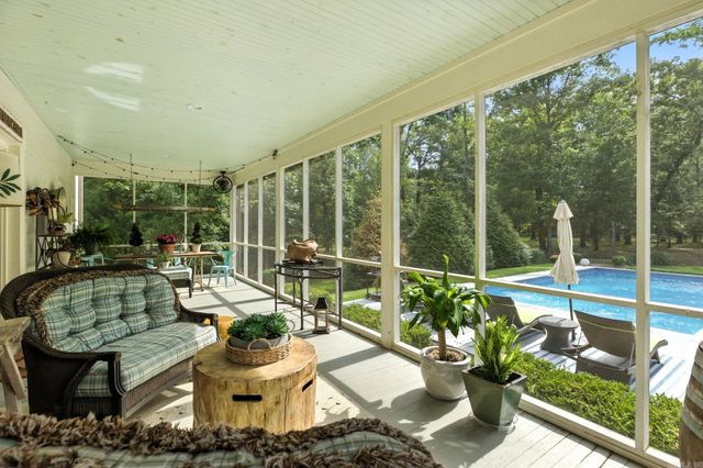 15724 Wild Oak Lane, Roland, AR 72135