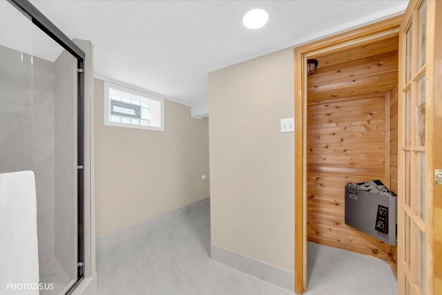 2112 Portsmouth Avenue, Westchester, IL 60154