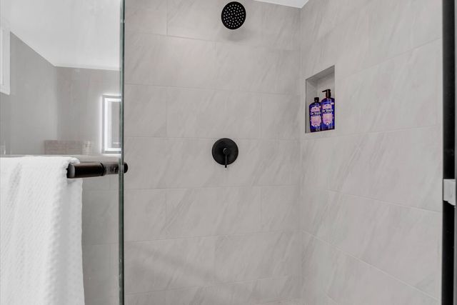 2112 Portsmouth Avenue, Westchester, IL 60154