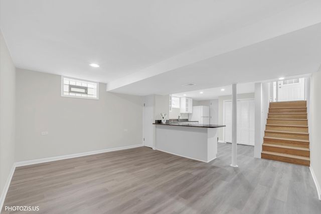 2112 Portsmouth Avenue, Westchester, IL 60154