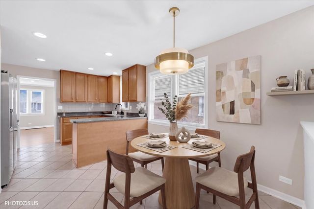 2112 Portsmouth Avenue, Westchester, IL 60154