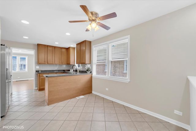 2112 Portsmouth Avenue, Westchester, IL 60154