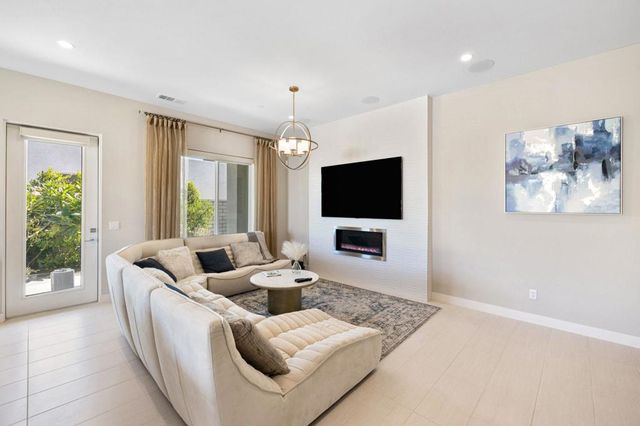 2 Iridium Way, Rancho Mirage, CA 92270