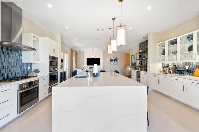 2 Iridium Way, Rancho Mirage, CA 92270