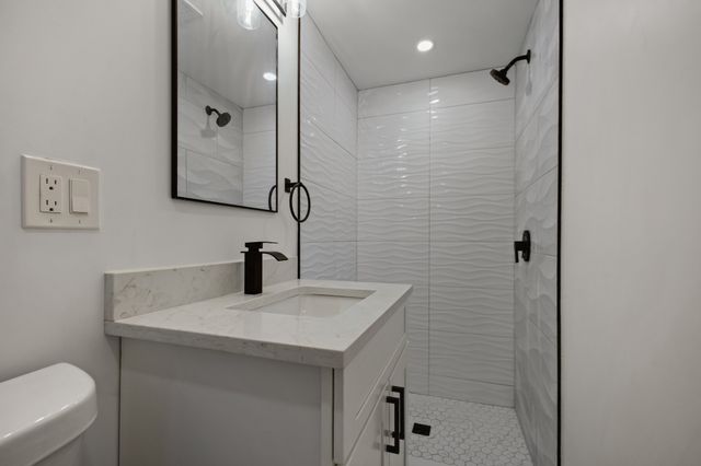 114 Valley Rd, Somerset, MA 02726