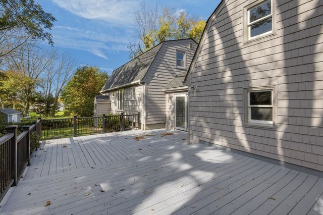 114 Valley Rd, Somerset, MA 02726