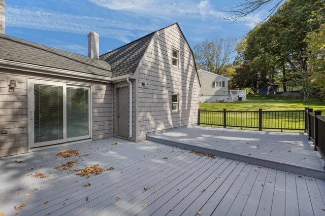 114 Valley Rd, Somerset, MA 02726