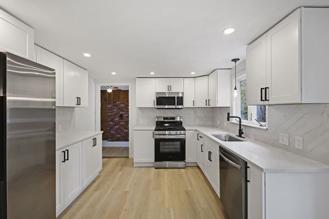 114 Valley Rd, Somerset, MA 02726