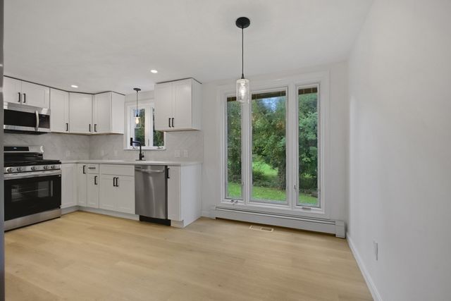 114 Valley Rd, Somerset, MA 02726