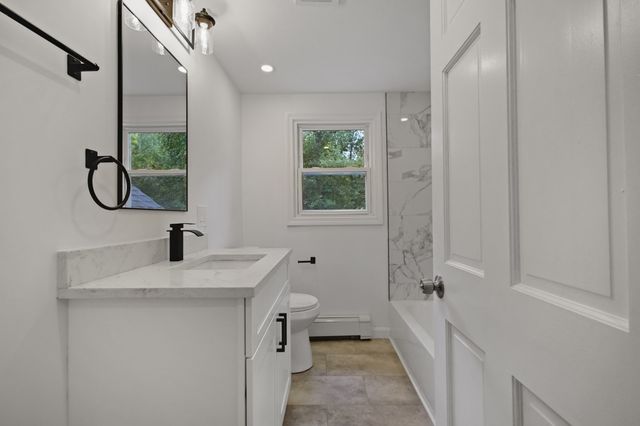114 Valley Rd, Somerset, MA 02726