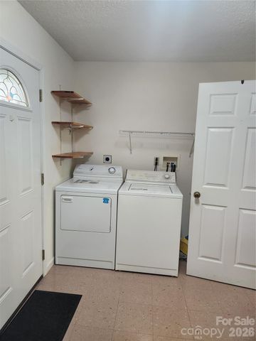 271 Stradley Mountain Road, Asheville, NC 28806