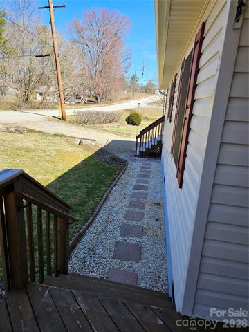 271 Stradley Mountain Road, Asheville, NC 28806