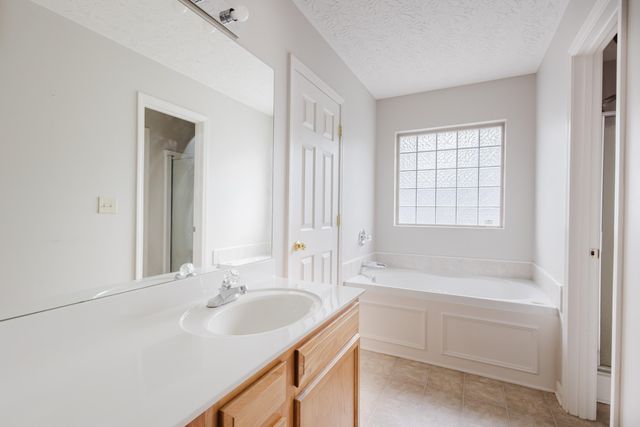 2312 Lilac Park, Lexington, KY 40509