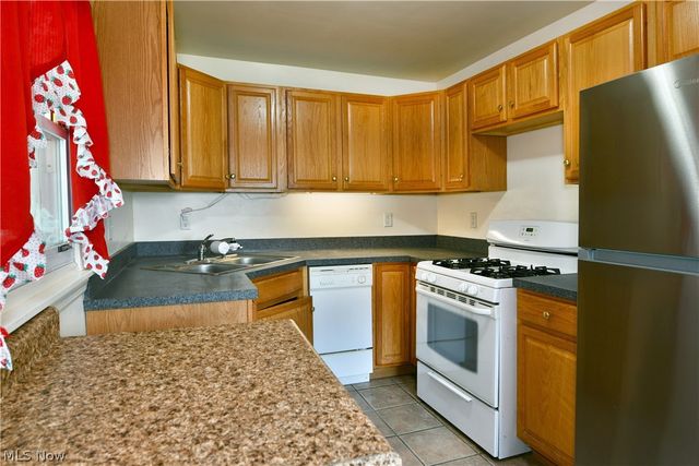 1384 Meadowbrook Avenue SE, Warren, OH 44484