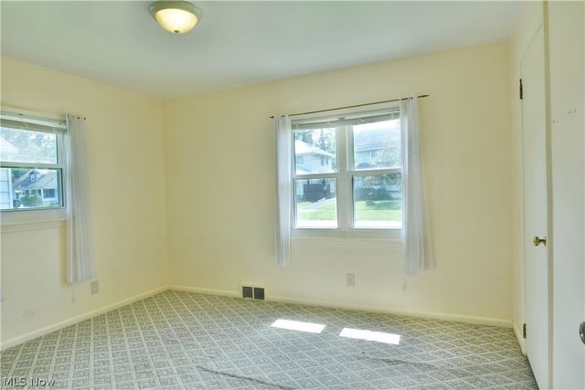 1384 Meadowbrook Avenue SE, Warren, OH 44484