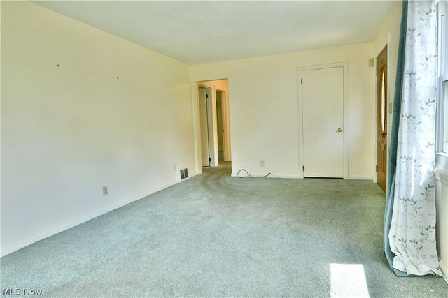 1384 Meadowbrook Avenue SE, Warren, OH 44484
