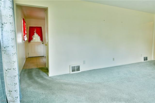 1384 Meadowbrook Avenue SE, Warren, OH 44484