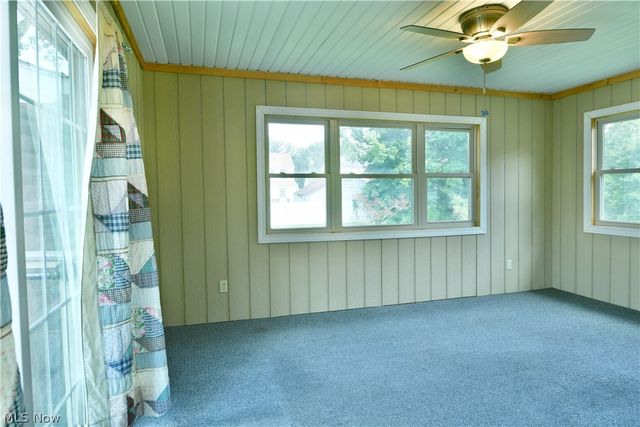 1384 Meadowbrook Avenue SE, Warren, OH 44484