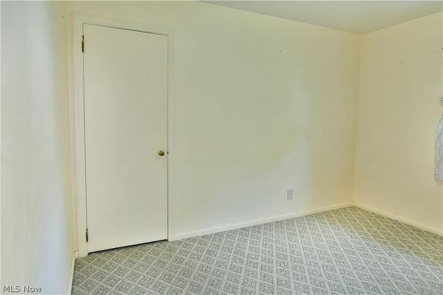 1384 Meadowbrook Avenue SE, Warren, OH 44484