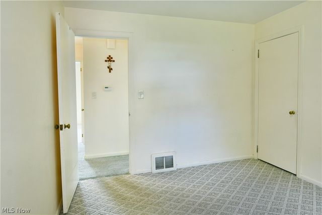 1384 Meadowbrook Avenue SE, Warren, OH 44484