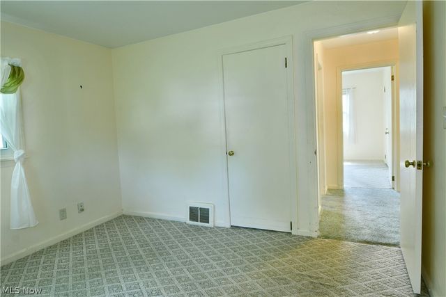1384 Meadowbrook Avenue SE, Warren, OH 44484