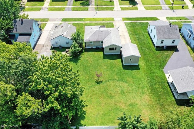 1384 Meadowbrook Avenue SE, Warren, OH 44484