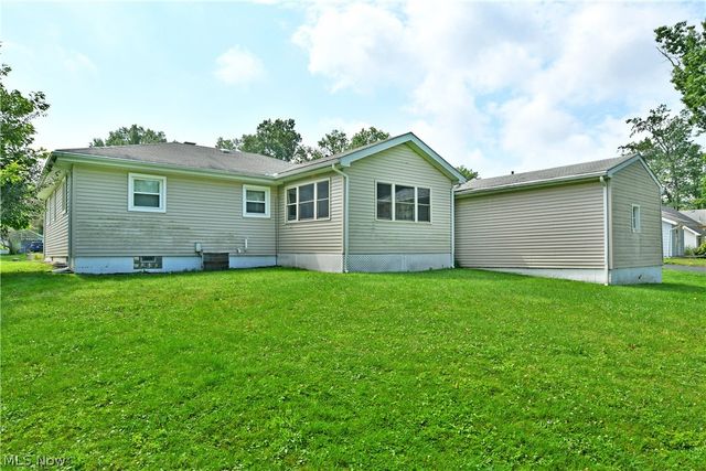 1384 Meadowbrook Avenue SE, Warren, OH 44484