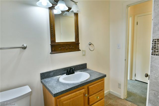 1384 Meadowbrook Avenue SE, Warren, OH 44484