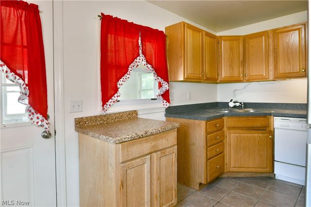 1384 Meadowbrook Avenue SE, Warren, OH 44484
