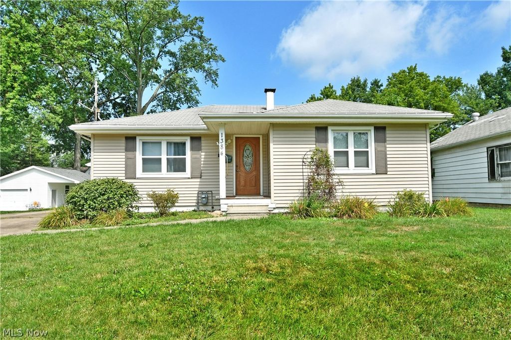 1384 Meadowbrook Avenue SE, Warren, OH 44484